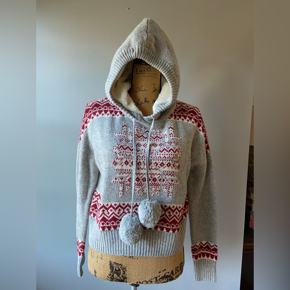 Ruby Moon Sz S Grey with Burgandy Women’s Hooded Knit Sweater